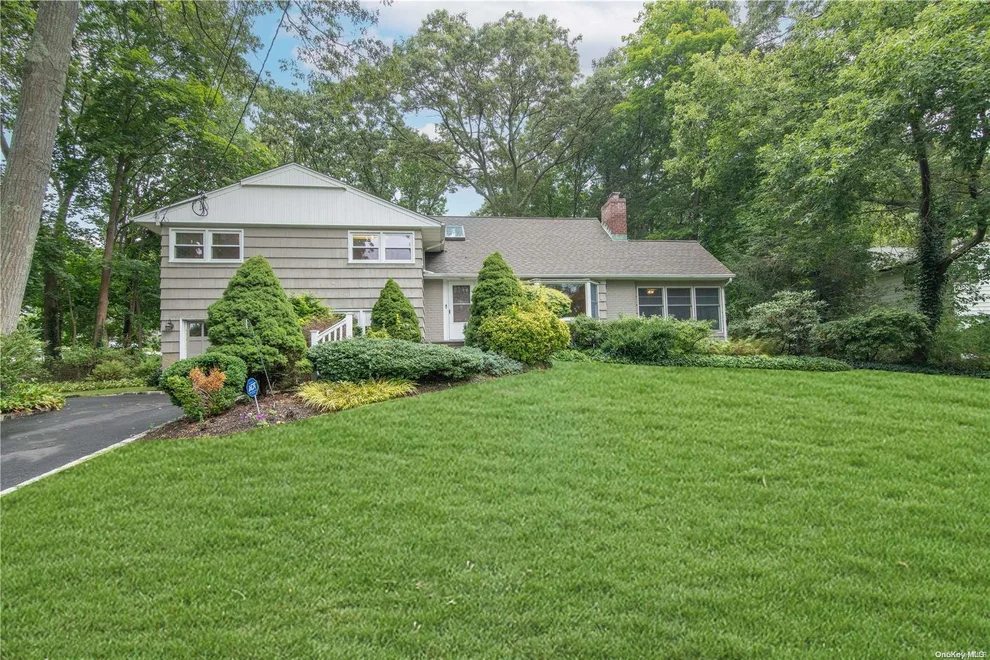 Unit for sale at 1 Sherwood Drive, Huntington, NY 11743