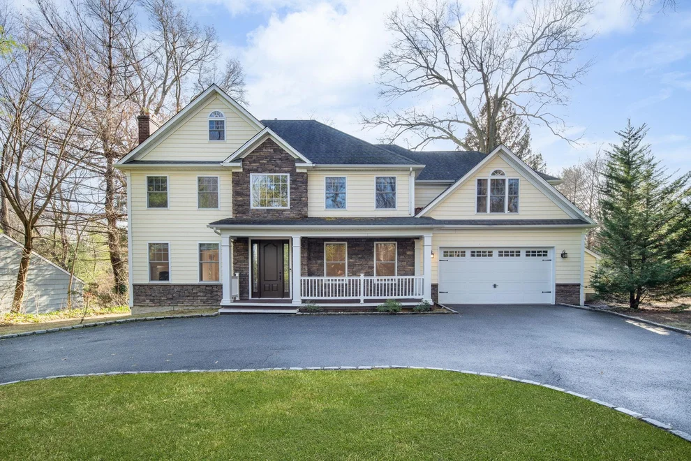 Unit for sale at 10 Huntington Road, Huntington, NY 11743