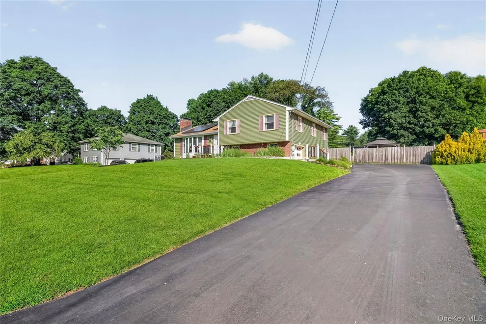 Unit for sale at 17 N Jackson Drive, Poughkeepsie (Town), NY 12603