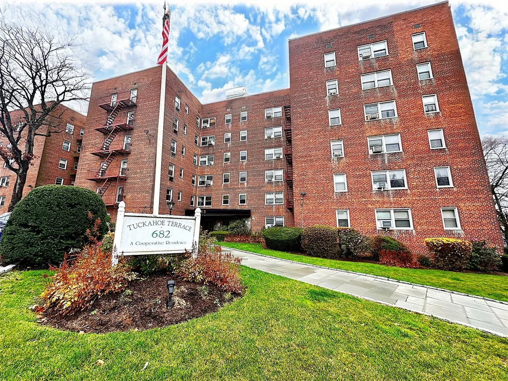 Unit for sale at 682 Tuckahoe Road, Yonkers, NY 10710