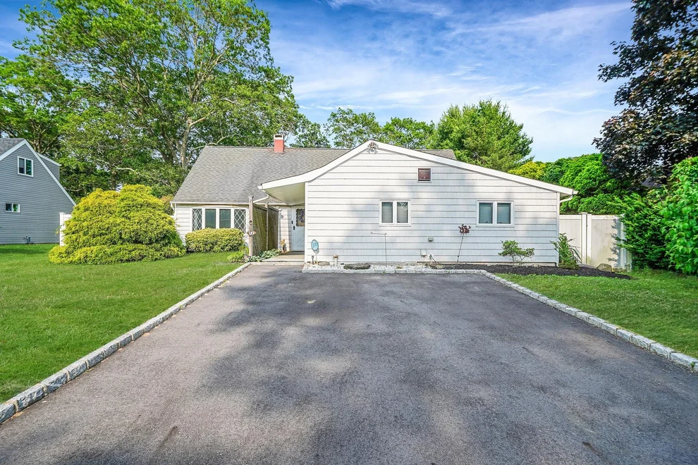 Unit for sale at 52 Sagebrush Lane, Islip, NY 11749