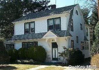 Unit for sale at 220 Anstice Street, Oyster Bay, NY 11771