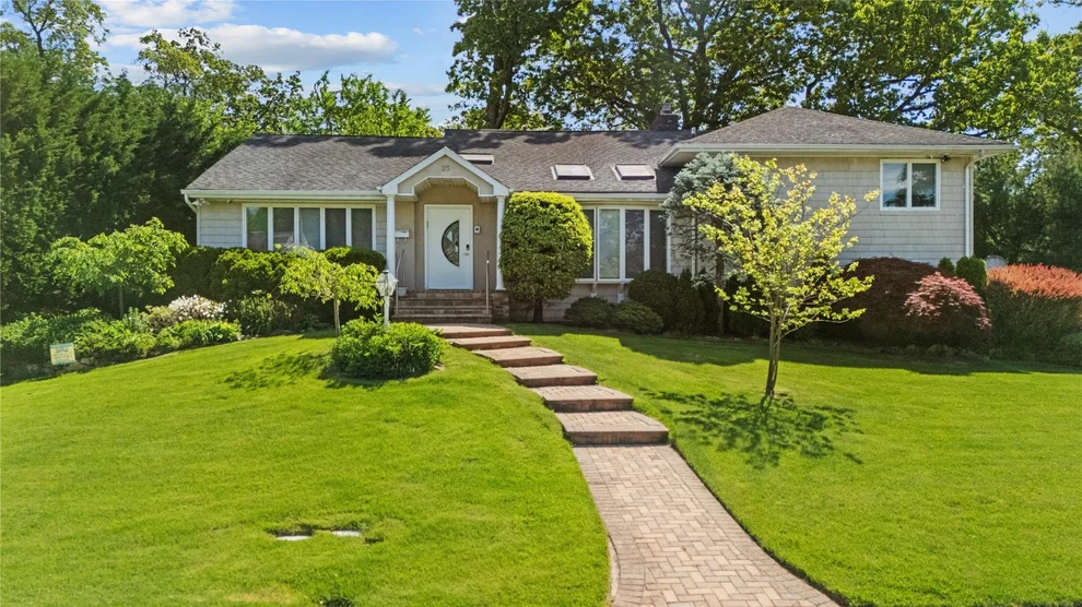 Unit for sale at 25 Belmont Drive W, North Hempstead, NY 11577
