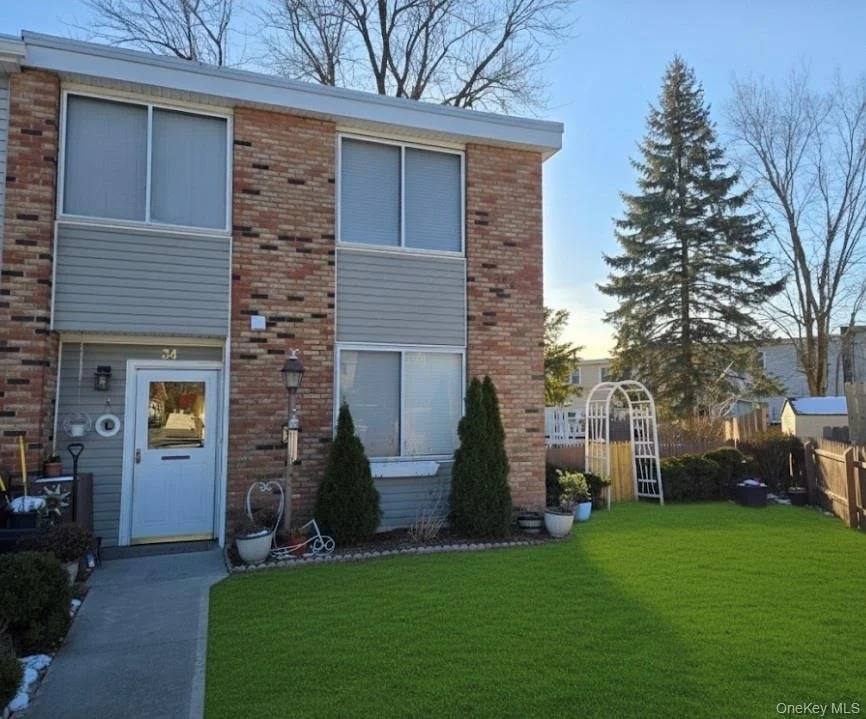 Unit for sale at 34 Hampton Court, Wallkill, NY 10941