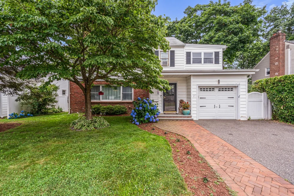 Unit for sale at 21 Orchard Street, Oyster Bay, NY 11545