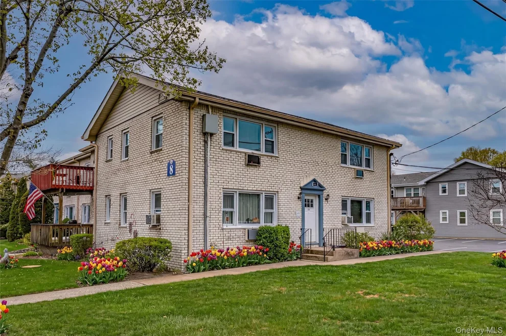 Unit for sale at 86 Cardinal Lane, Islip, NY 11751