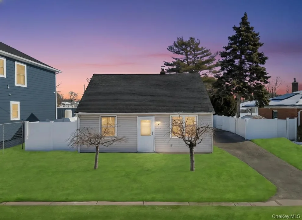 Unit for sale at 1333 5th Avenue, Islip, NY 11706