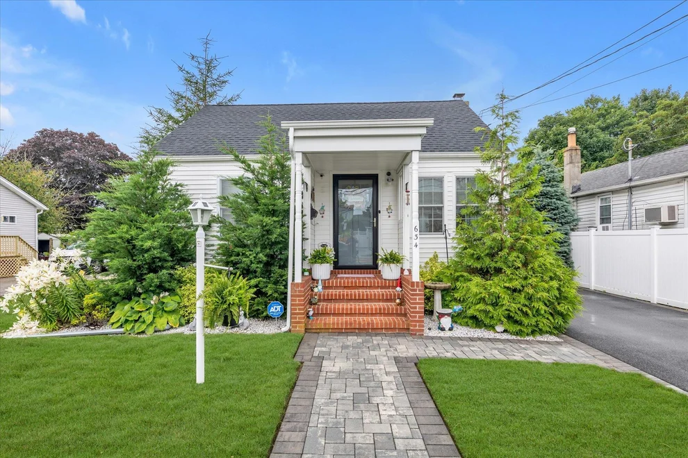 Unit for sale at 634 S 4th Street, Babylon, NY 11757