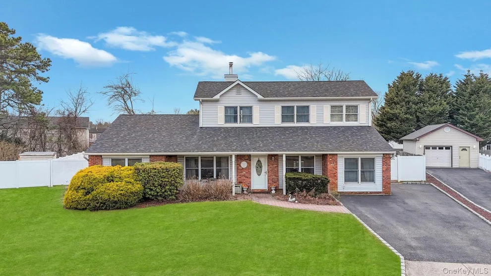 Unit for sale at 40 Sequoia Way, Islip, NY 11741