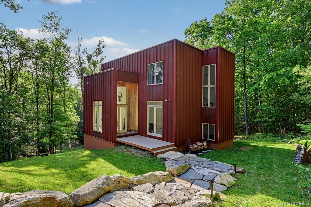 Unit for sale at 95 Deer Hill Court, Kent, NY 10512