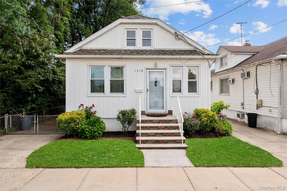Unit for sale at 1318 Scimitar Avenue, Hempstead, NY 11003