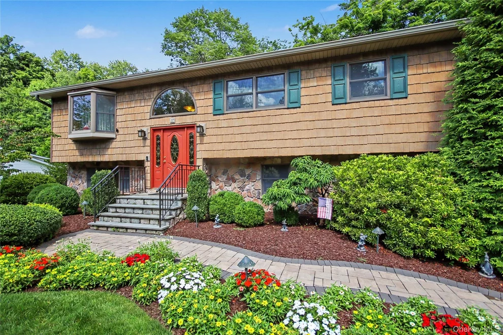 Unit for sale at 17 Scotsdale Road, Kent, NY 10512