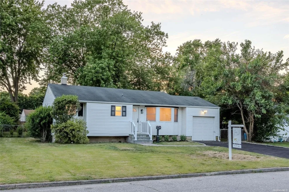 Unit for sale at 2914 Devon Avenue, Brookhaven, NY 11763