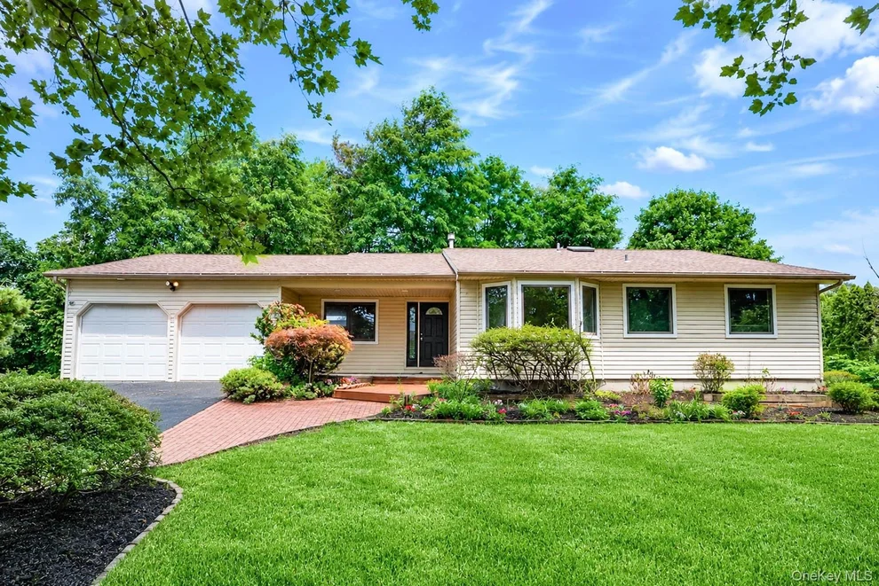 Unit for sale at 15 Dix Circle, Huntington, NY 11746