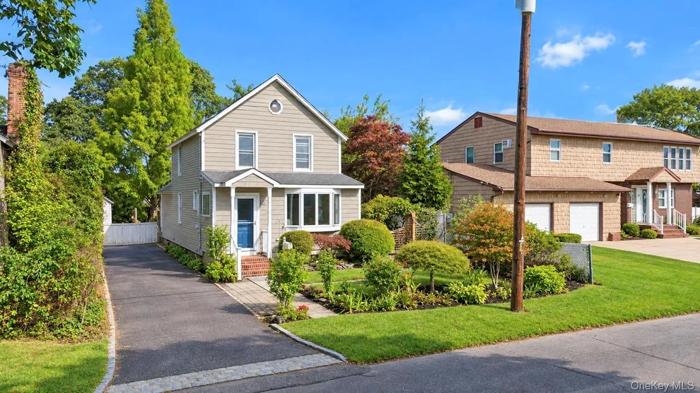 Unit for sale at 16 Grove Street, Babylon, NY 11757