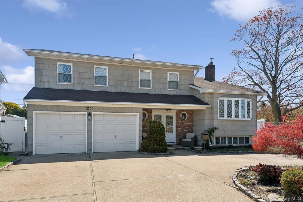 Unit for sale at 2701 S Seamans Neck Road, Hempstead, NY 11783