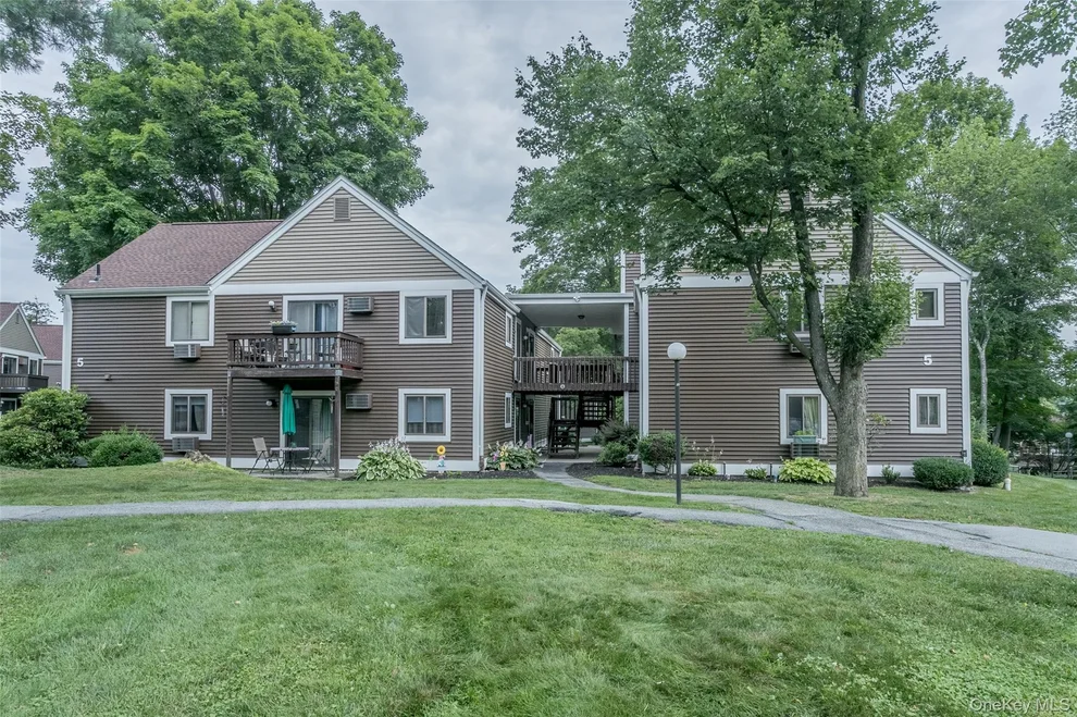 Unit for sale at 5 Heritage Drive, Monroe, NY 10926