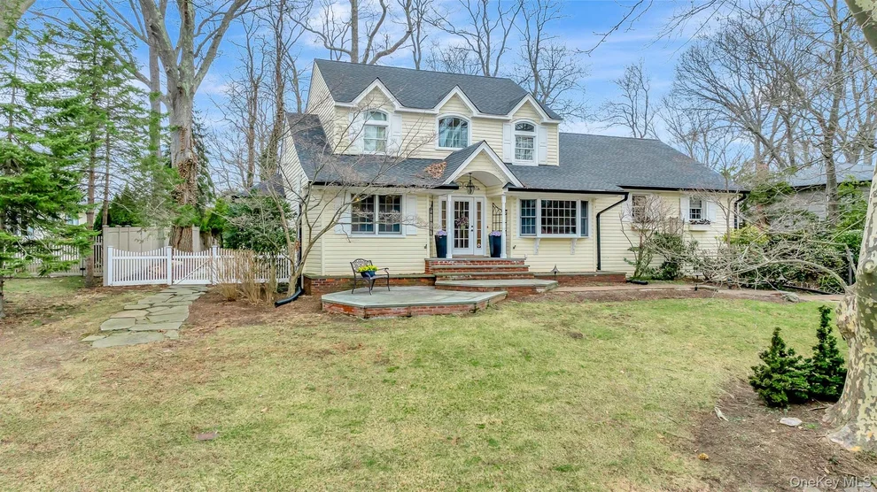 Unit for sale at 34 Peterborough Drive, Huntington, NY 11768