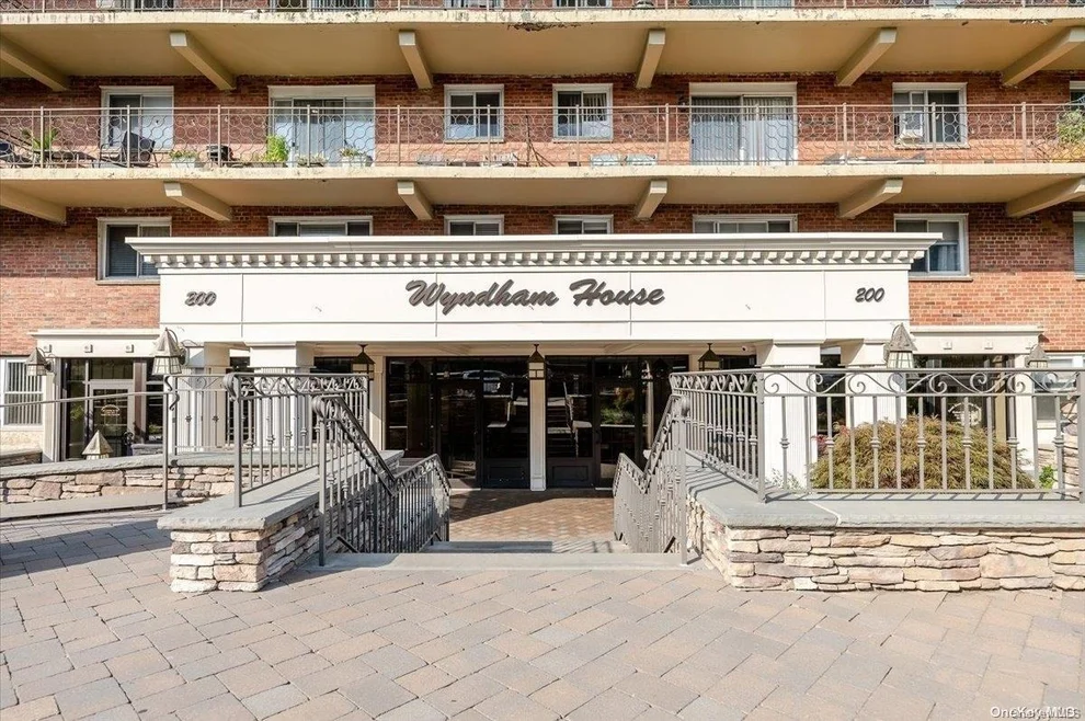 Unit for sale at 200 Atlantic Avenue, Hempstead, NY 11563