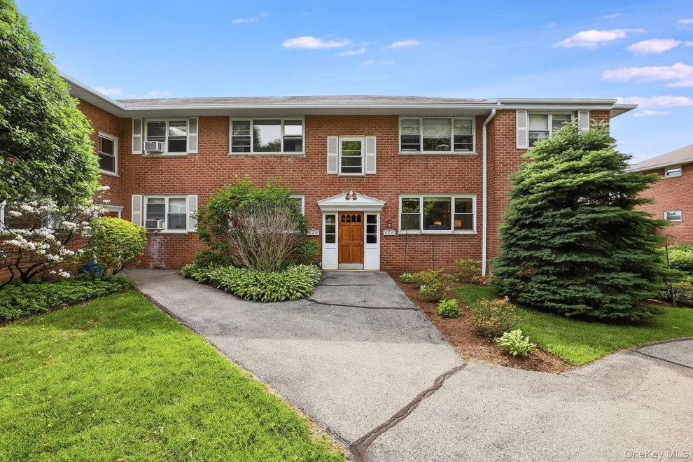 Unit for sale at 121 North Broadway, White Plains, NY 10603