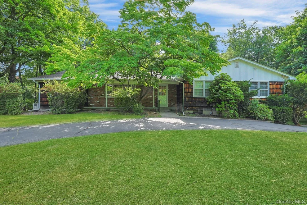 Unit for sale at 1 Cairngorm Road, Clarkstown, NY 10956