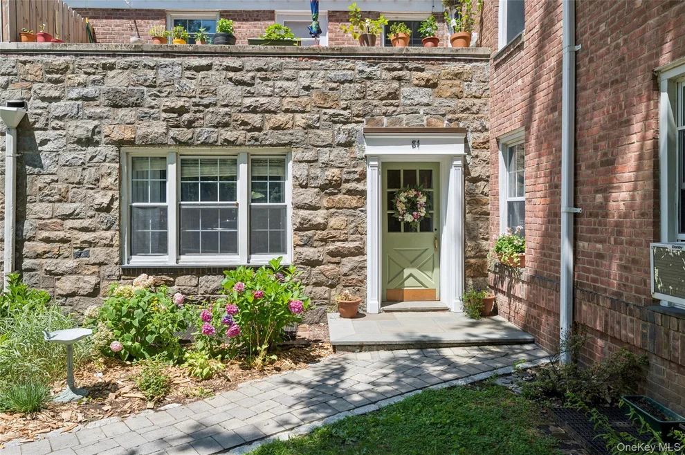 Unit for sale at 84 Pinewood Road, Greenburgh, NY 10530