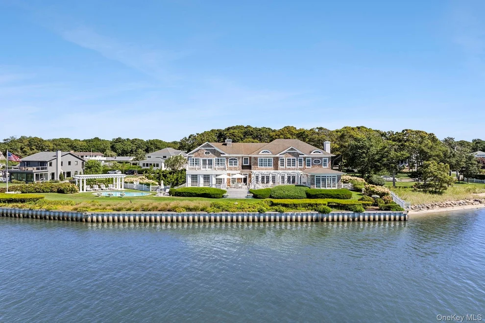 Unit for sale at 19 Canal Way, Southampton, NY 11946