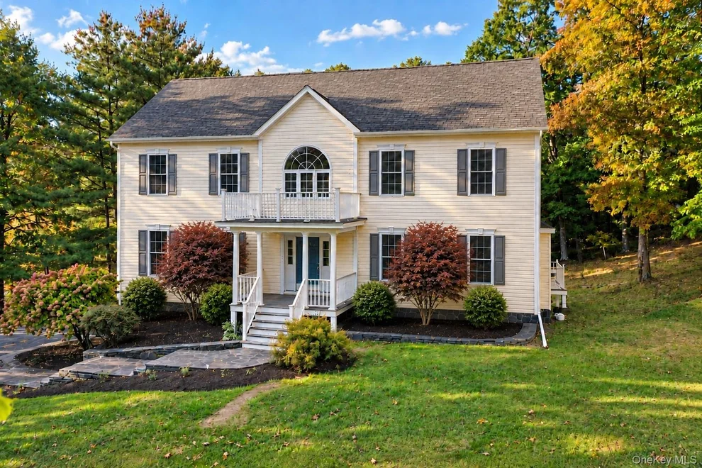 Unit for sale at 7 Stonehouse Road, Clinton, NY 12572