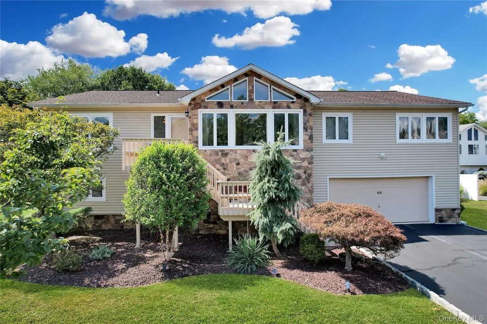 Unit for sale at 44 Yale Drive, Clarkstown, NY 10956