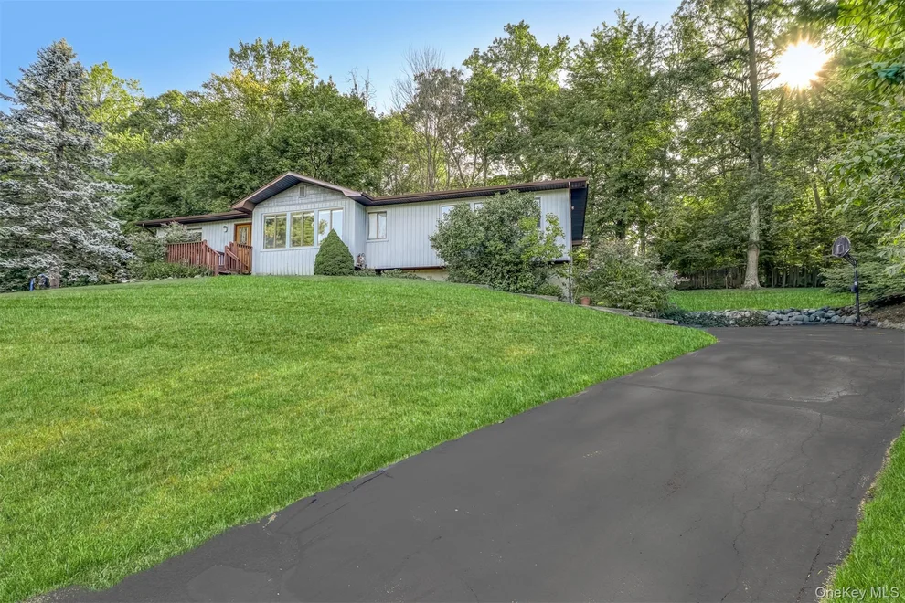 Unit for sale at 54 Newport Drive, Clarkstown, NY 10954