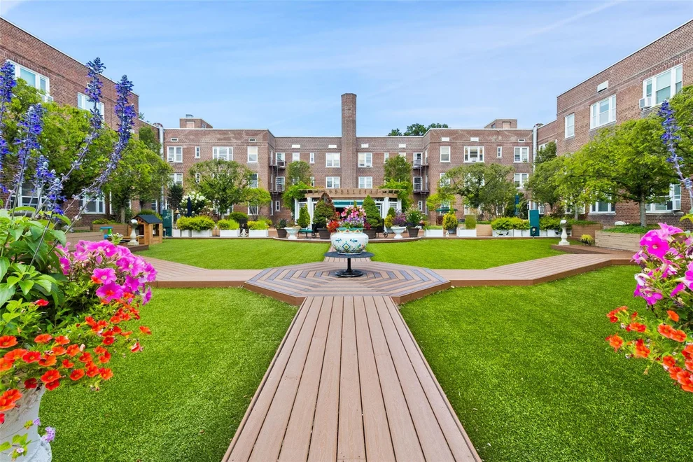 Unit for sale at 101 Old Mamaroneck Road, White Plains, NY 10605