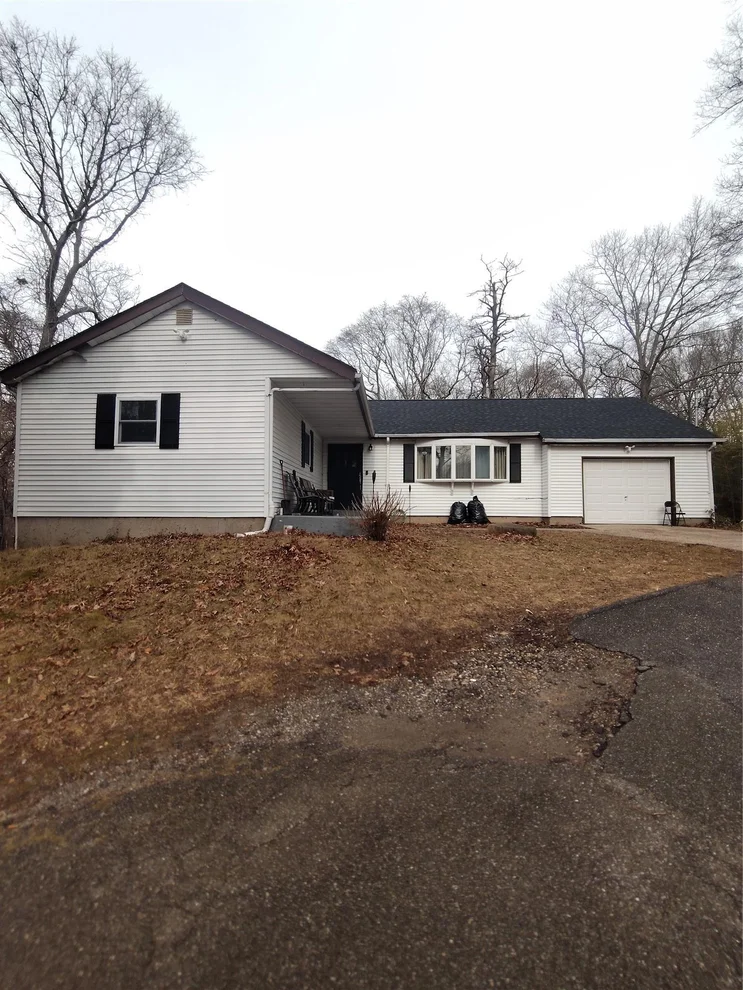 Unit for sale at 35 Seymour Lane, Brookhaven, NY 11763