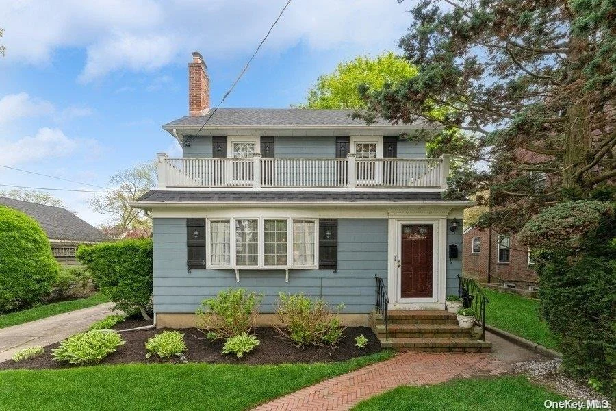 Unit for sale at 8 Poppy Place, Hempstead, NY 11001