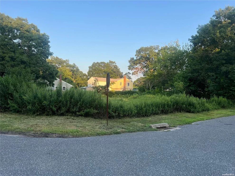 Unit for sale at 33 Ashwood Drive, Brookhaven, NY 11967