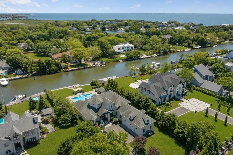 Unit for sale at 65 W Bayberry Road, Islip, NY 11751