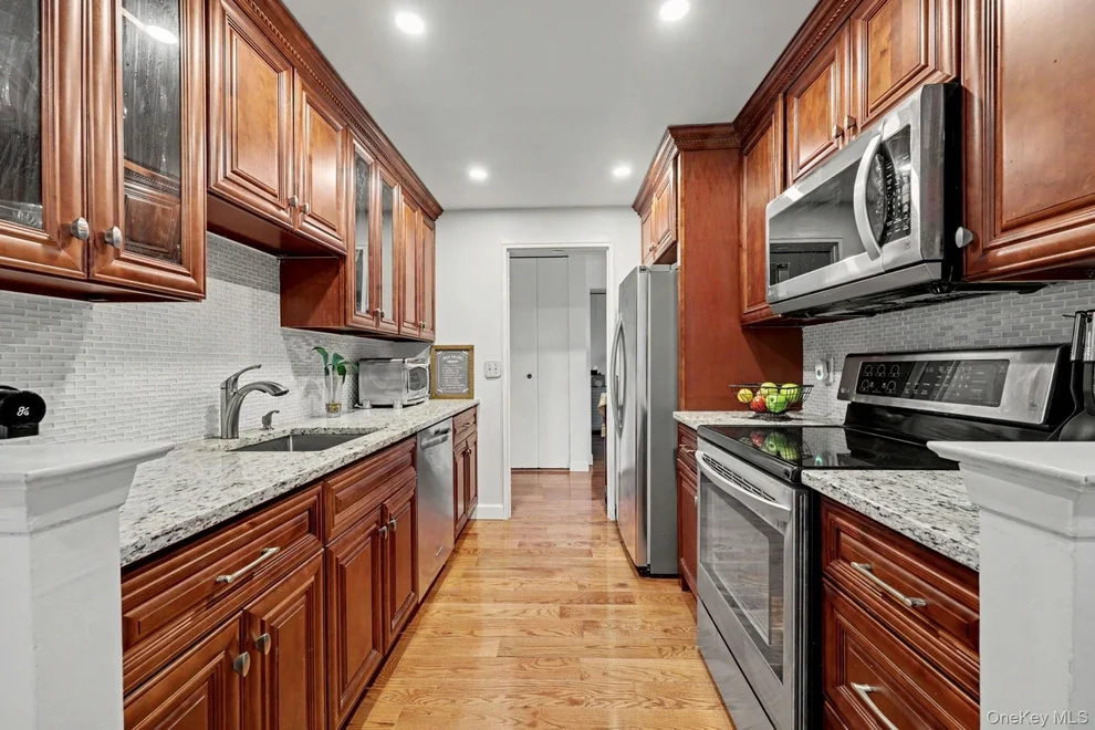 Unit for sale at 500 High Point Drive, Greenburgh, NY 10530