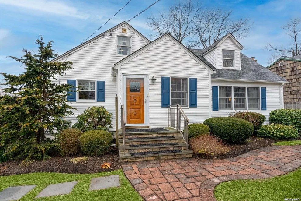 Unit for sale at 15 Tulip Street, Huntington, NY 11743