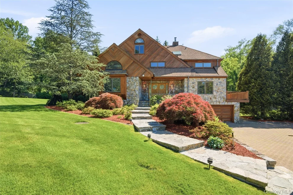 Unit for sale at 4 Old House Lane, New Castle, NY 10514
