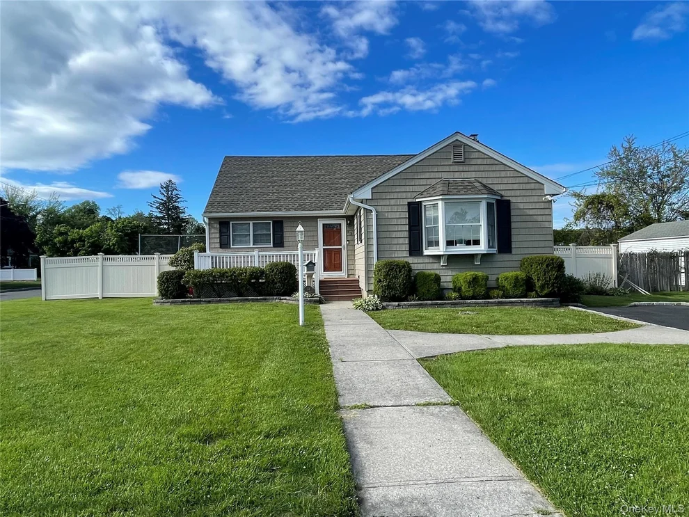 Unit for sale at 33 Maple Avenue, Smithtown, NY 11754