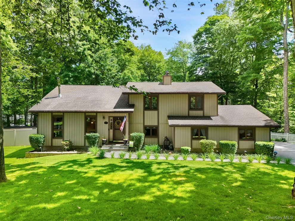 Unit for sale at 90 Timberlane Court, Yorktown, NY 10598