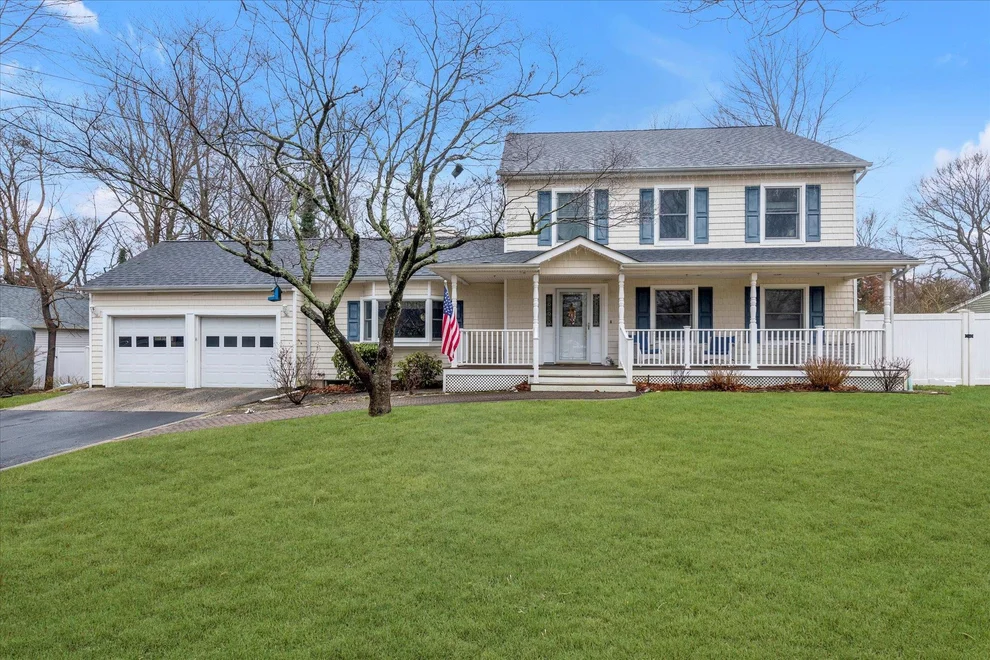 Unit for sale at 14 Vine Lane, Huntington, NY 11731