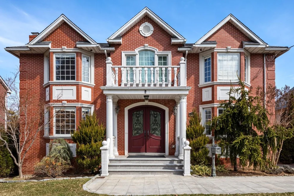 Unit for sale at 45 Nassau Road, North Hempstead, NY 11021