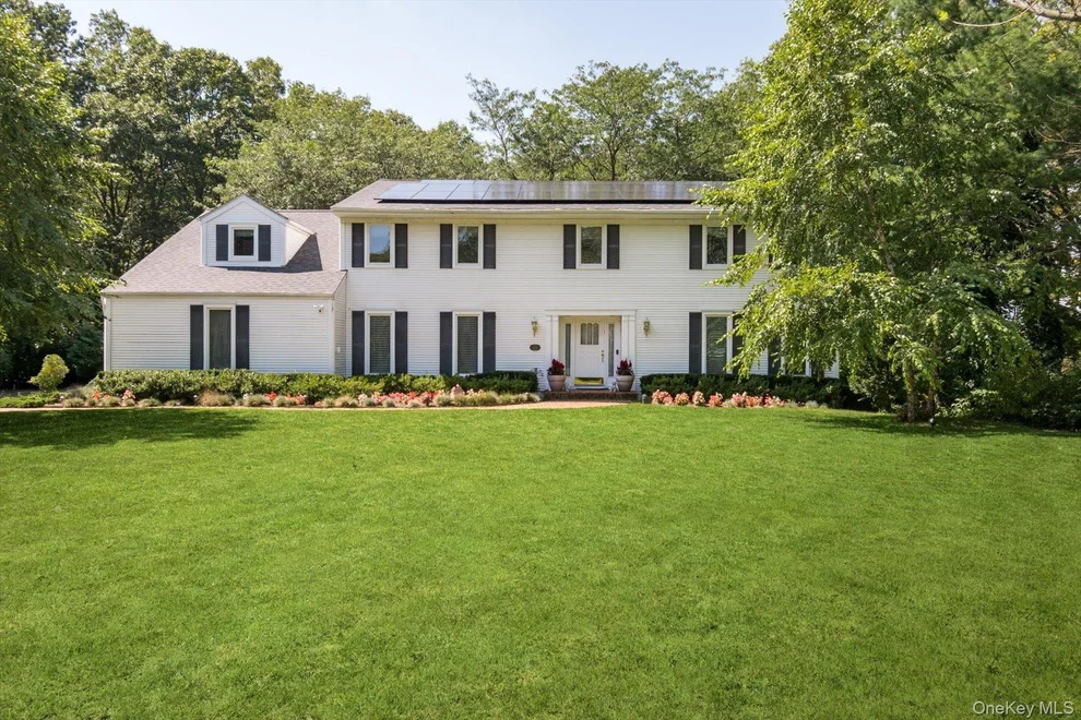 Unit for sale at 251 Baird Court, Oyster Bay, NY 11797