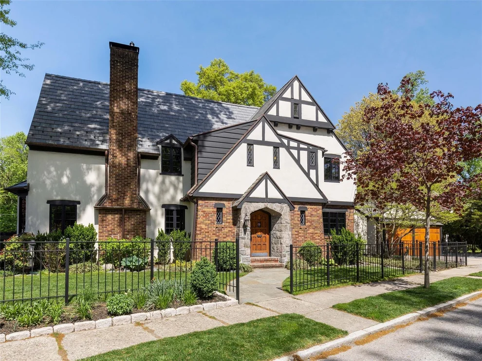Unit for sale at 26 Parkway East, Mount Vernon, NY 10552