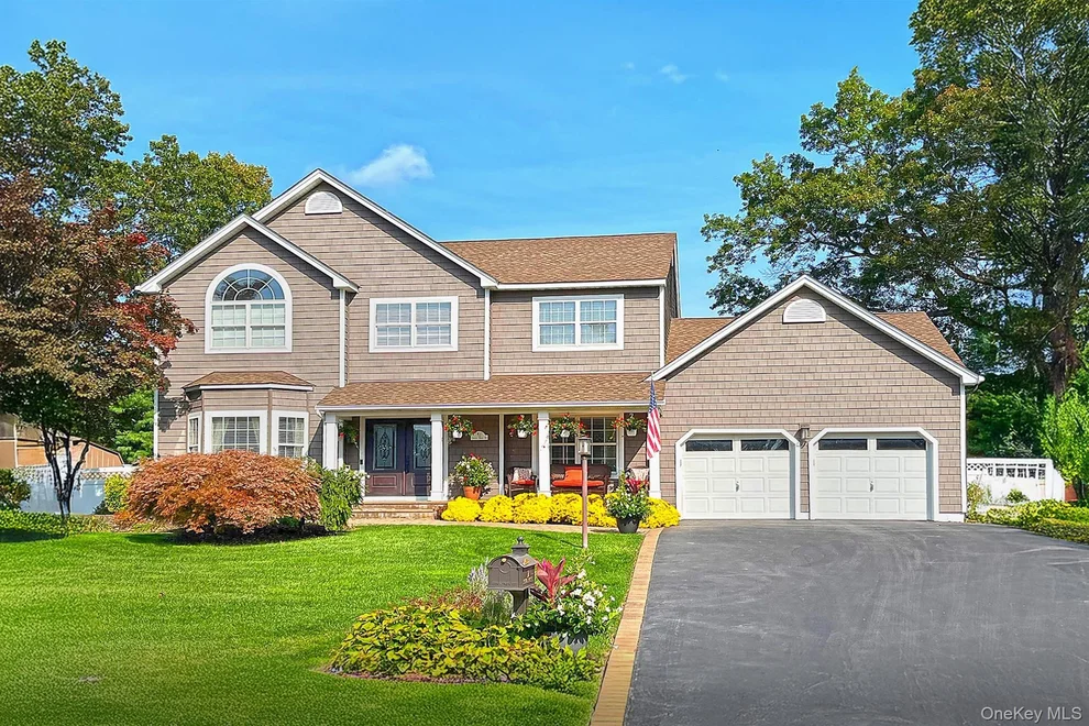 Unit for sale at 12 Crystal Brook Court, Smithtown, NY 11767