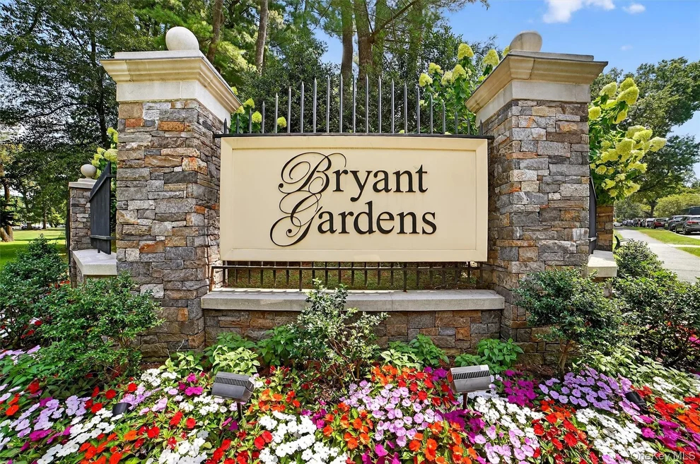 Unit for sale at 4 Bryant Crescent, White Plains, NY 10605