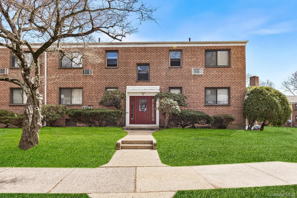 Unit for sale at 8 Lawrence Drive, Greenburgh, NY 10603