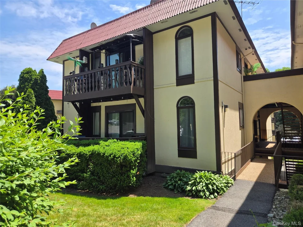Unit for sale at 13 Granada Crescent, White Plains, NY 10603