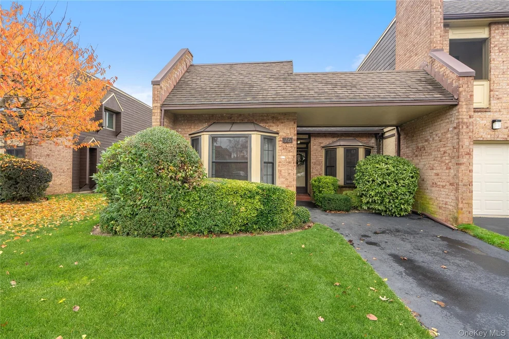 Unit for sale at 76 Southgate Circle, Oyster Bay, NY 11762