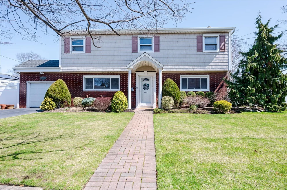 Unit for sale at 3345 Park Avenue, Hempstead, NY 11572